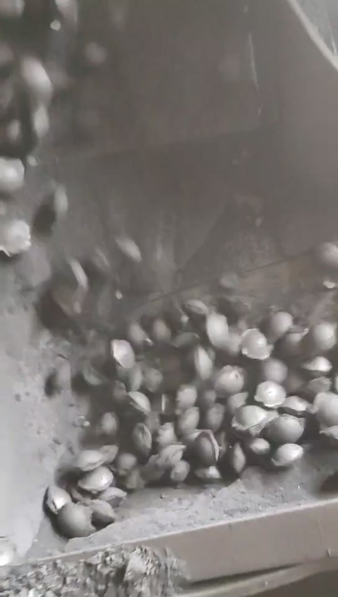 建杰球團(tuán)礦粘合劑讓球團(tuán)礦更環(huán)保更高效！